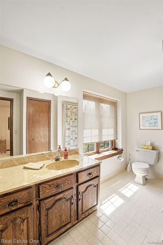 8019 Deerwood Road, Independence Charter Township, MI 48348