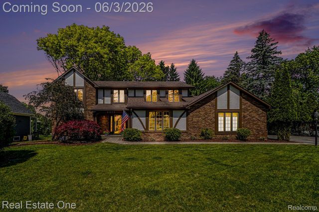 8019 Deerwood Road, Independence Charter Township, MI 48348
