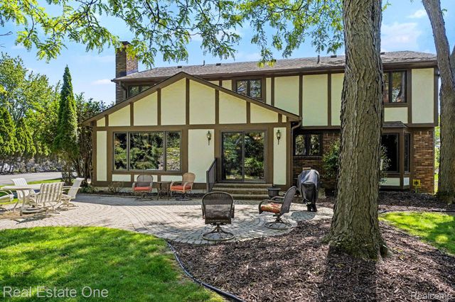 8019 Deerwood Road, Independence Charter Township, MI 48348