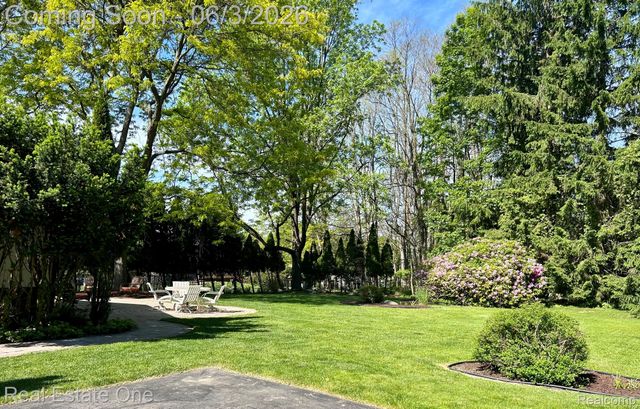 8019 Deerwood Road, Independence Charter Township, MI 48348