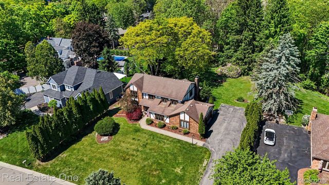 8019 Deerwood Road, Independence Charter Township, MI 48348
