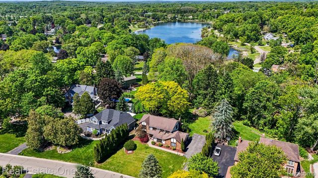 8019 Deerwood Road, Independence Charter Township, MI 48348