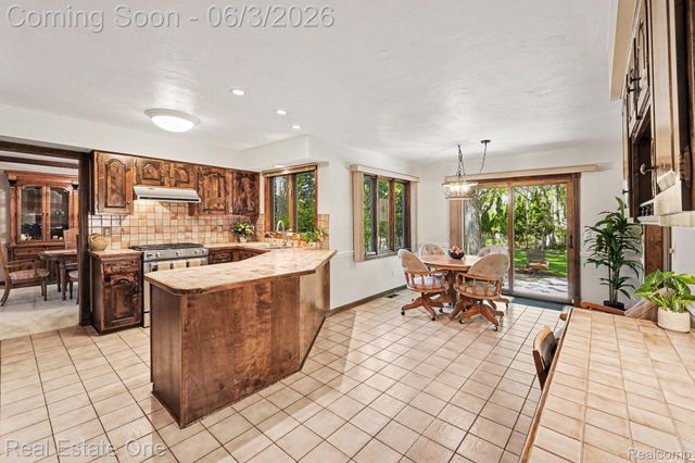 8019 Deerwood Road, Independence Charter Township, MI 48348
