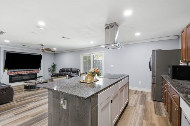 3156 Abbey Road, Carrollton, TX 75007