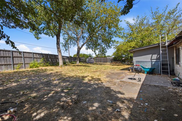 3156 Abbey Road, Carrollton, TX 75007