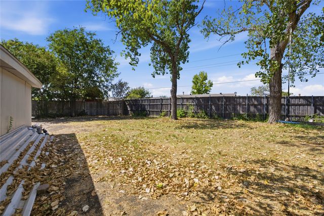 3156 Abbey Road, Carrollton, TX 75007