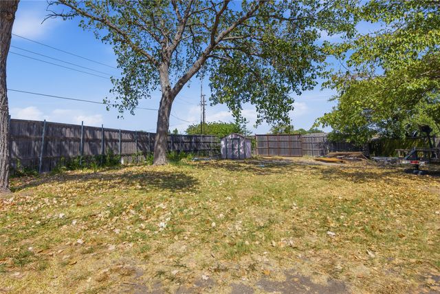 3156 Abbey Road, Carrollton, TX 75007