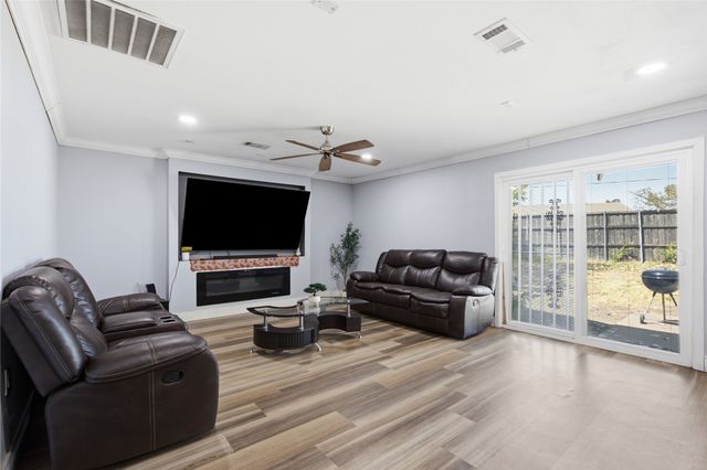 3156 Abbey Road, Carrollton, TX 75007