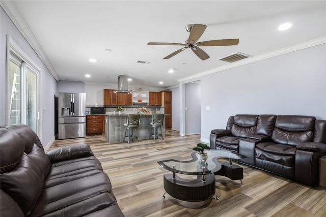 3156 Abbey Road, Carrollton, TX 75007