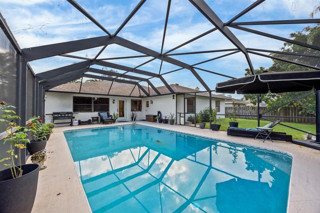 14248 Paddock Drive, Wellington, FL 33414