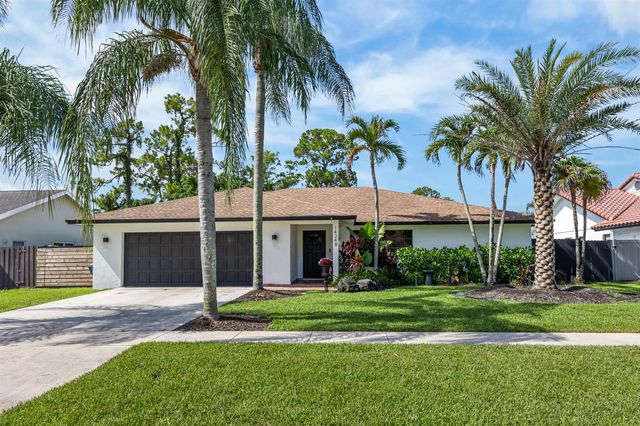 14248 Paddock Drive, Wellington, FL 33414