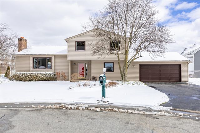 14 Port Meadow Trail, Perinton, NY 14450