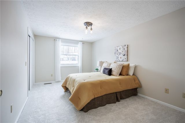 14 Port Meadow Trail, Perinton, NY 14450