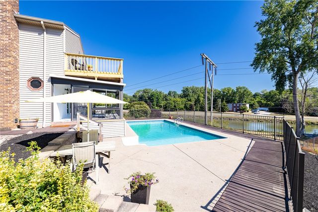 14 Port Meadow Trail, Perinton, NY 14450