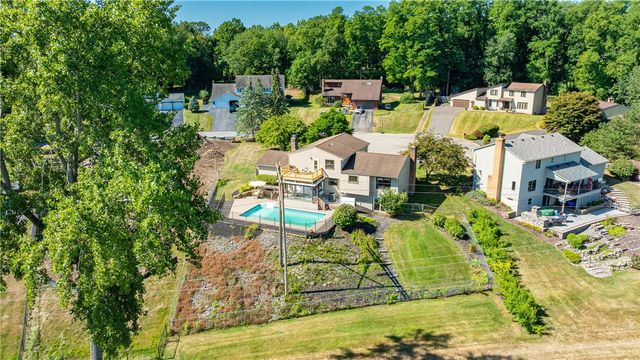 14 Port Meadow Trail, Perinton, NY 14450