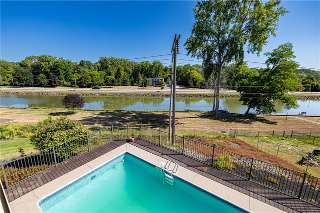 14 Port Meadow Trail, Perinton, NY 14450