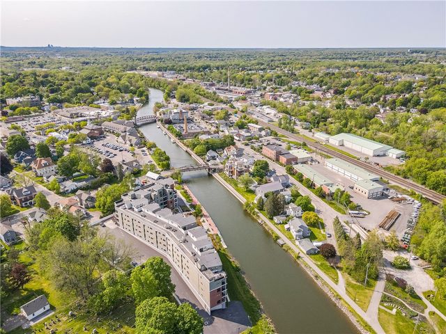 14 Port Meadow Trail, Perinton, NY 14450