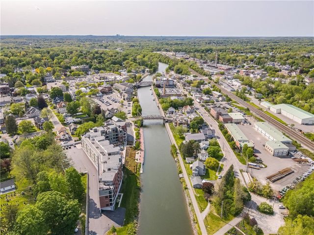 14 Port Meadow Trail, Perinton, NY 14450