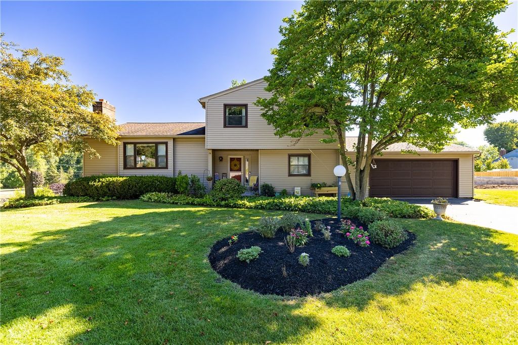 14 Port Meadow Trail, Perinton, NY 14450