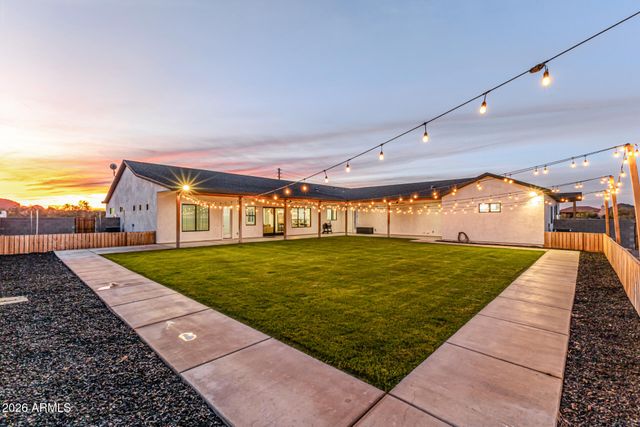 28673 N THOMPSON Road, San Tan Valley, AZ 85144