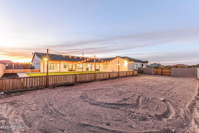 28673 N THOMPSON Road, San Tan Valley, AZ 85144