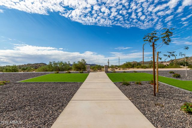 28673 N THOMPSON Road, San Tan Valley, AZ 85144