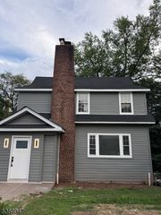892 W Chestnut St, Union Twp., NJ 07083