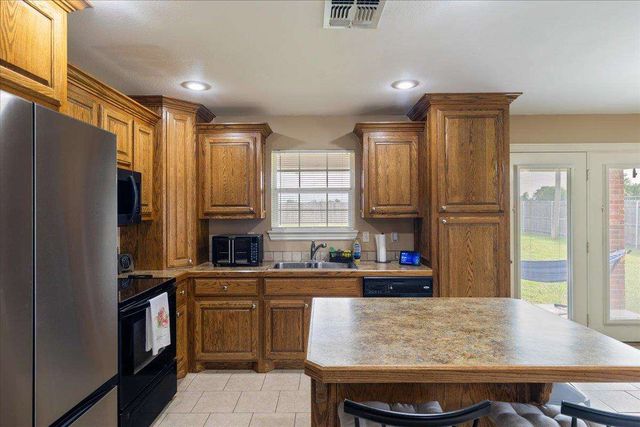 836 NW Hilltop, Lawton, OK 73507