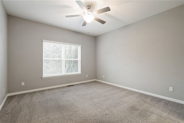 519 Stone Hedge Dr NW, Cedar Rapids, IA 52405