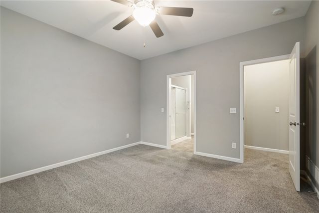 519 Stone Hedge Dr NW, Cedar Rapids, IA 52405