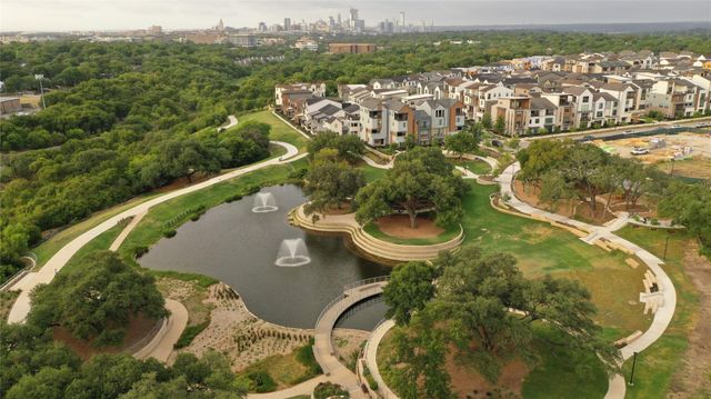 4309 Prevail LN 18, Austin, TX 78731