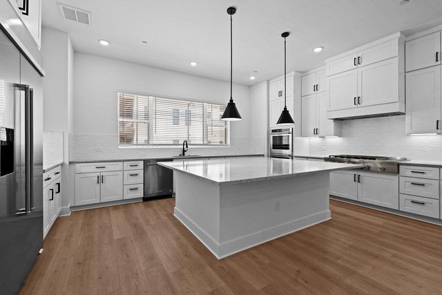 4309 Prevail LN 18, Austin, TX 78731