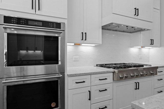 4309 Prevail LN 18, Austin, TX 78731