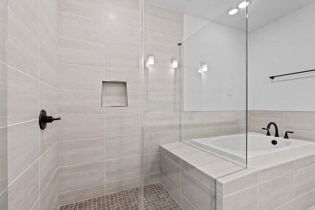 4309 Prevail LN 18, Austin, TX 78731