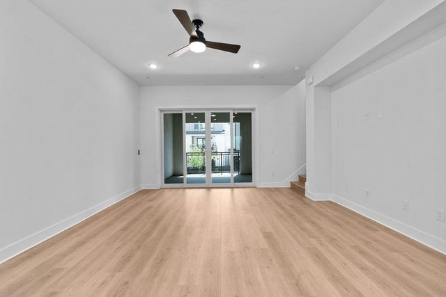 4309 Prevail LN 18, Austin, TX 78731