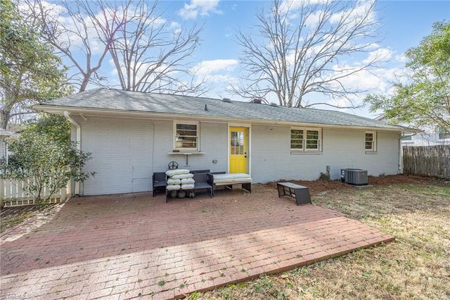 3021 Kinnamon Road, Winston-salem, NC 27104