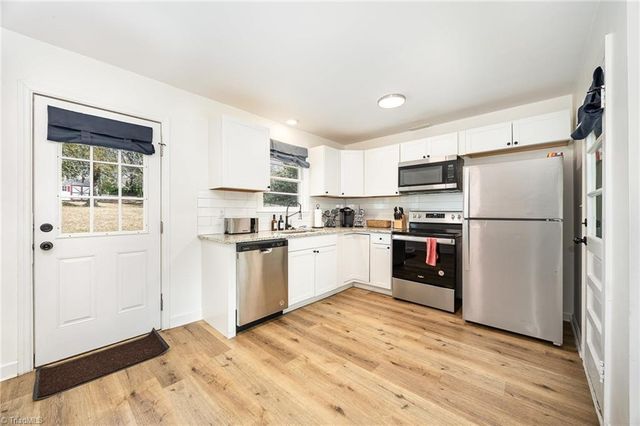 3021 Kinnamon Road, Winston-salem, NC 27104