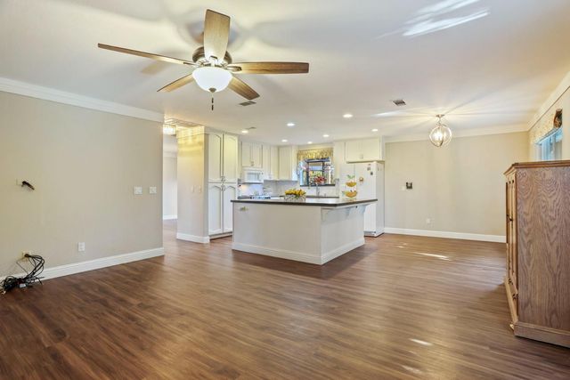 3256 Lakeshore Ct, Stockton, CA 95219