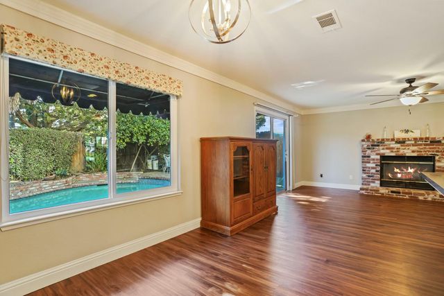 3256 Lakeshore Ct, Stockton, CA 95219