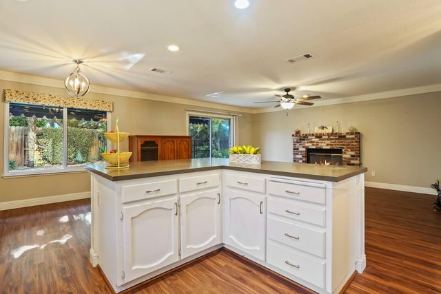 3256 Lakeshore Ct, Stockton, CA 95219