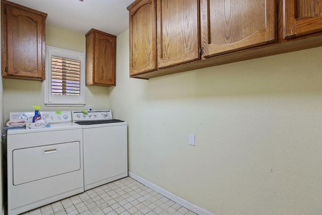 3256 Lakeshore Ct, Stockton, CA 95219