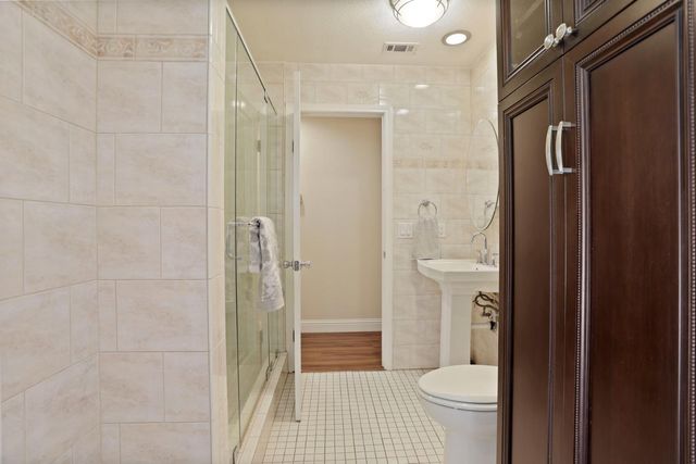 3256 Lakeshore Ct, Stockton, CA 95219