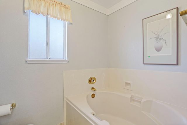 3256 Lakeshore Ct, Stockton, CA 95219