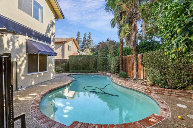 3256 Lakeshore Ct, Stockton, CA 95219