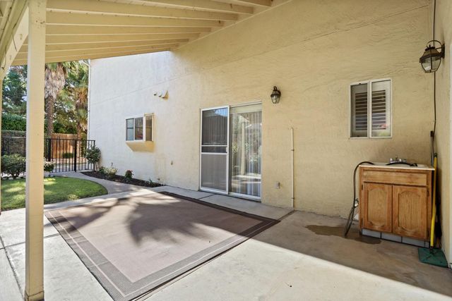 3256 Lakeshore Ct, Stockton, CA 95219