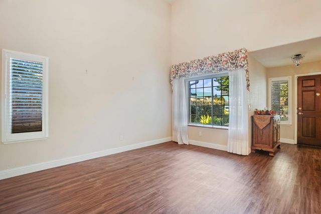 3256 Lakeshore Ct, Stockton, CA 95219