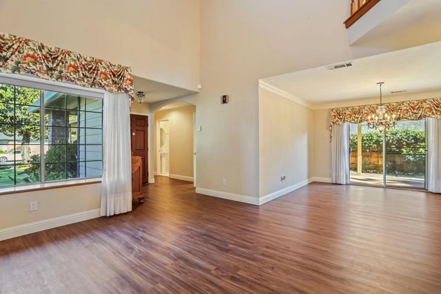 3256 Lakeshore Ct, Stockton, CA 95219