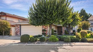 3256 Lakeshore Ct, Stockton, CA 95219