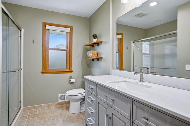 W228N3952 Crescent DRIVE, Pewaukee, WI 53072