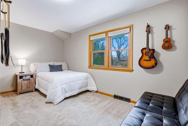 W228N3952 Crescent DRIVE, Pewaukee, WI 53072